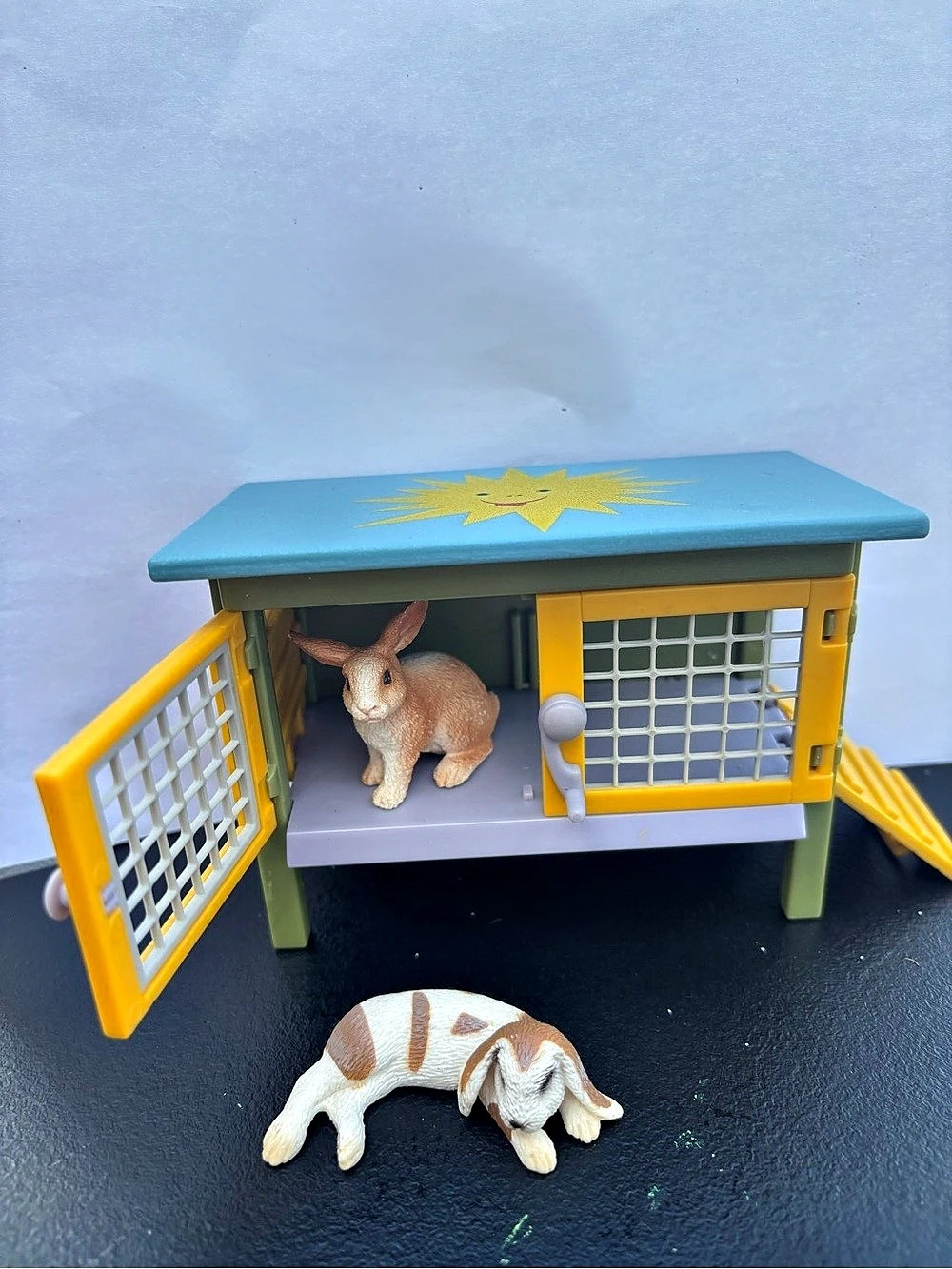 Schleich Country Rabbit Hutch Animal Playset Blue & Yellow